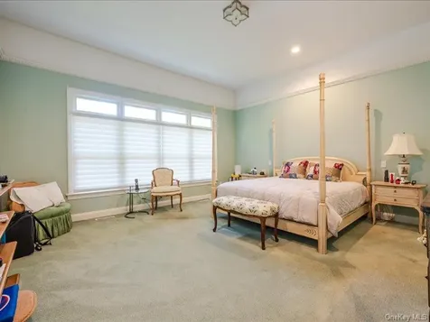 38 Fieldstone Lane Oyster Bay NY 11771