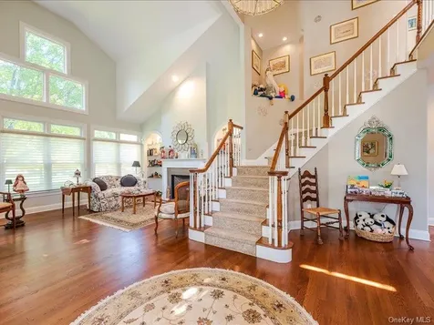 38 Fieldstone Lane Oyster Bay NY 11771
