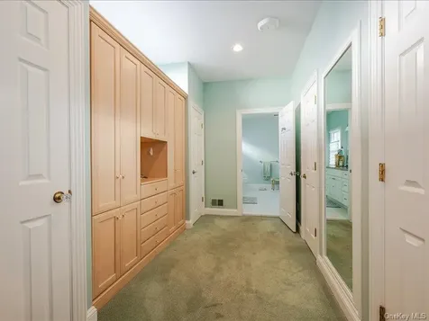 38 Fieldstone Lane Oyster Bay NY 11771