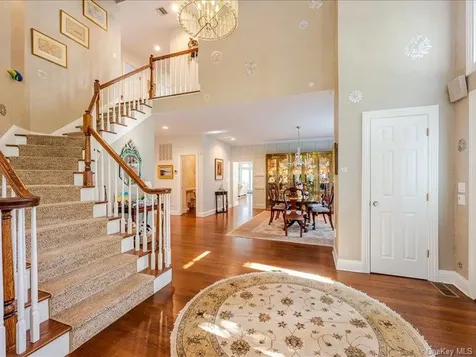 38 Fieldstone Lane Oyster Bay NY 11771