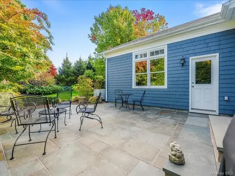 38 Fieldstone Lane Oyster Bay NY 11771