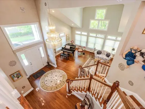 38 Fieldstone Lane Oyster Bay NY 11771