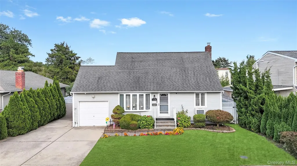 154 8th Street Bethpage NY 11714