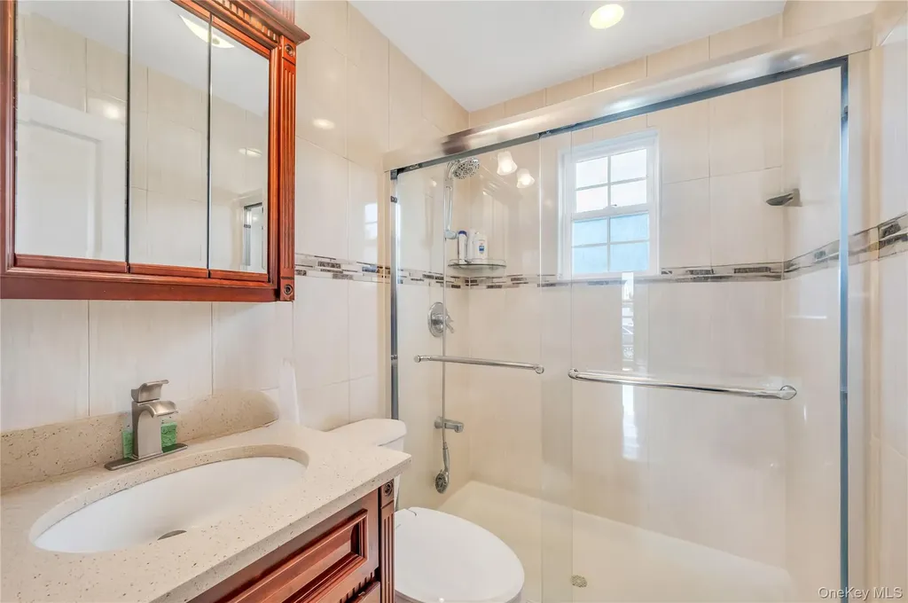 154 8th Street Bethpage NY 11714