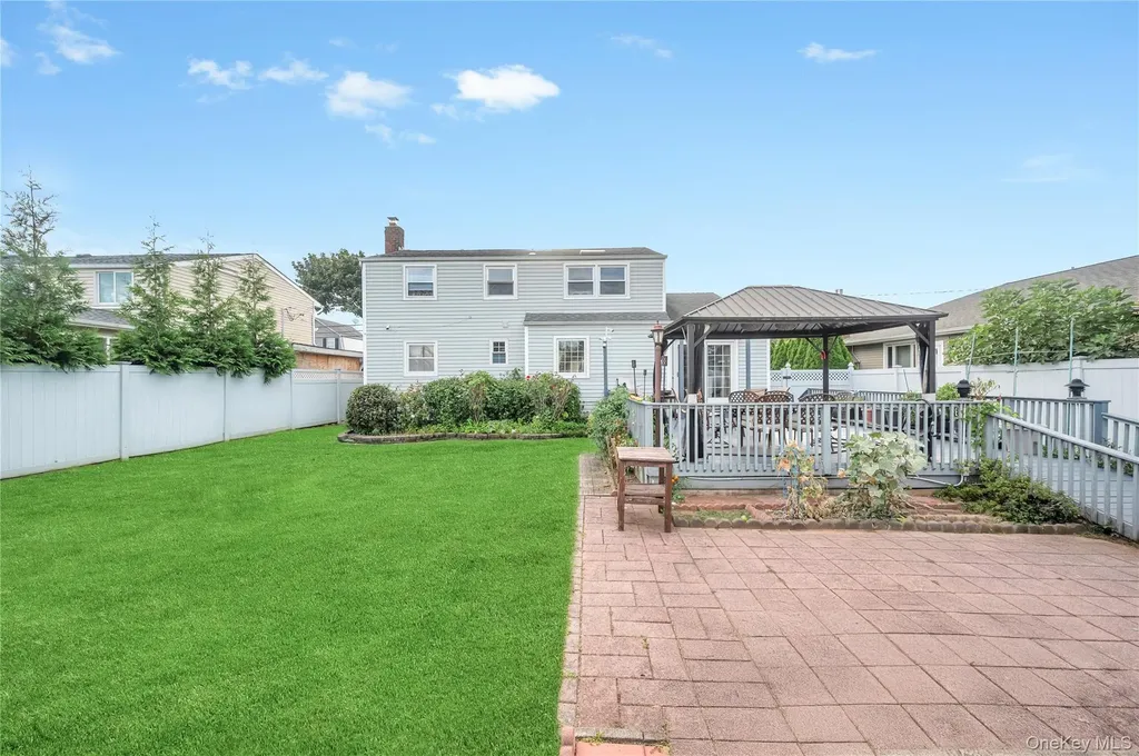 154 8th Street Bethpage NY 11714