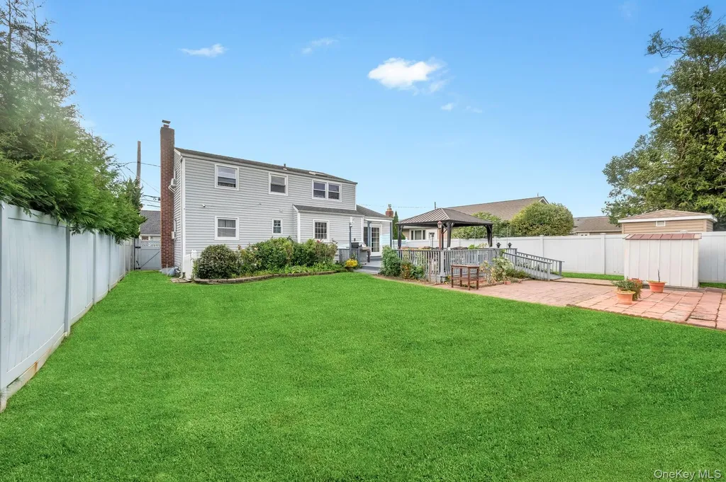 154 8th Street Bethpage NY 11714