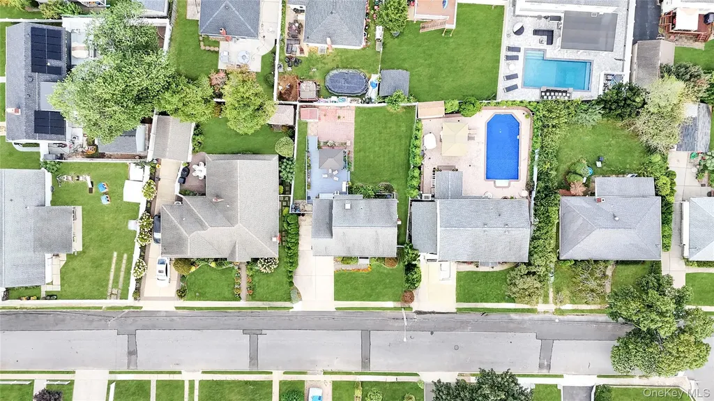 154 8th Street Bethpage NY 11714