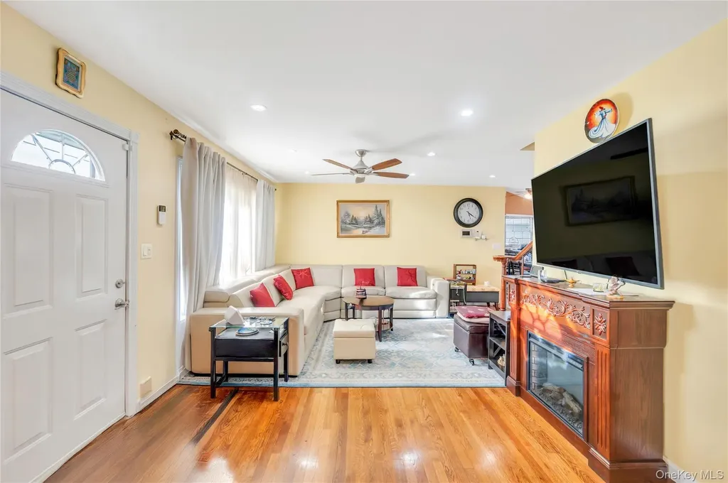 154 8th Street Bethpage NY 11714