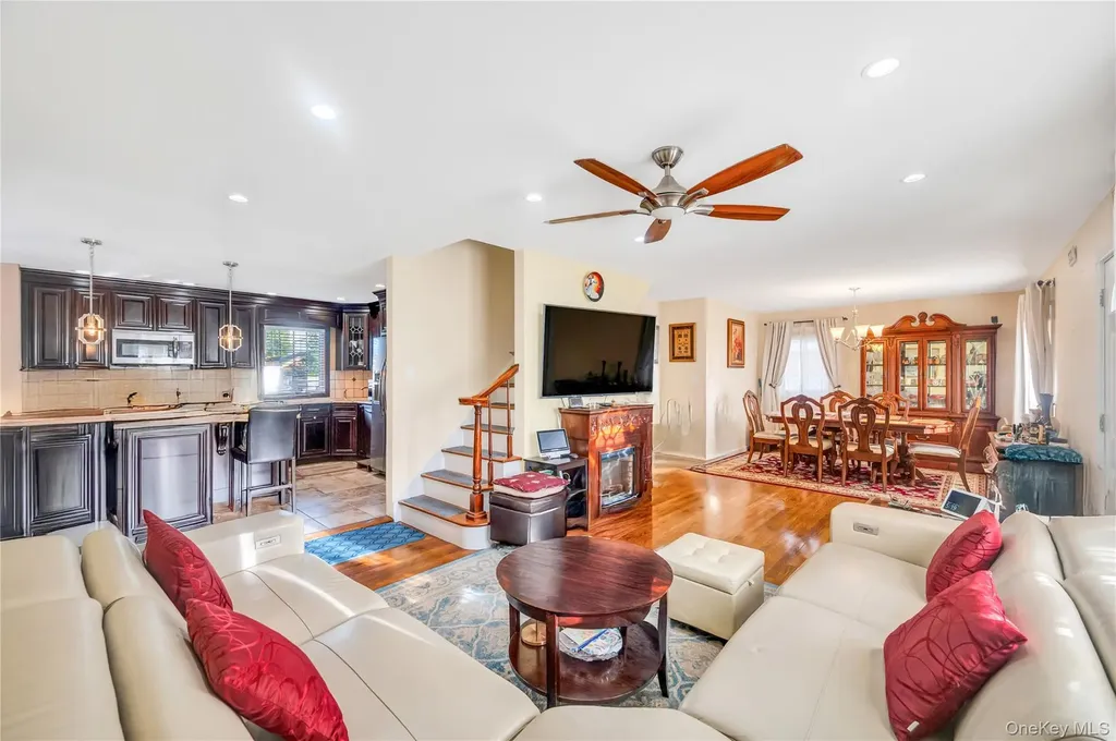 154 8th Street Bethpage NY 11714