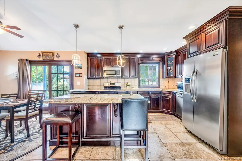 154 8th Street Bethpage NY 11714