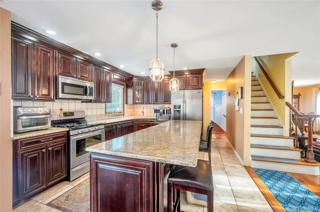 154 8th Street Bethpage NY 11714