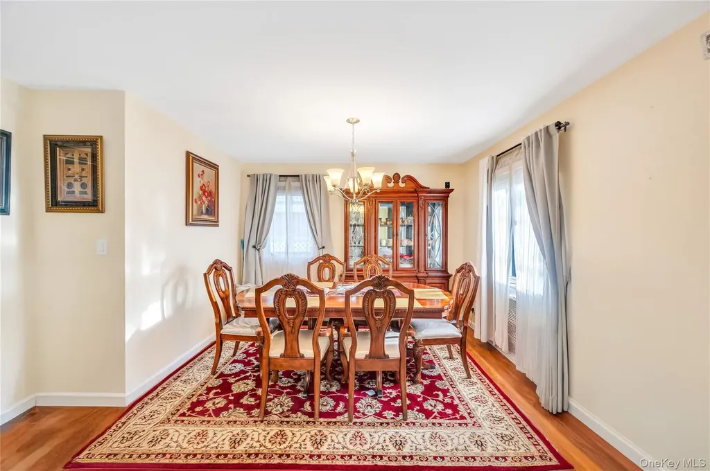 154 8th Street Bethpage NY 11714