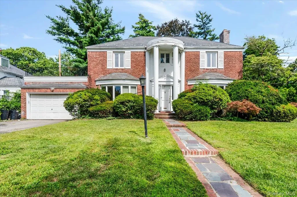 1 Parkside Drive Great Neck NY 11021