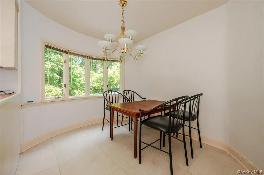 1 Parkside Drive Great Neck NY 11021