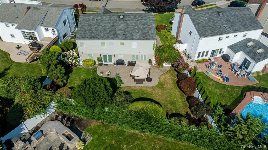1 Parkside Drive Great Neck NY 11021
