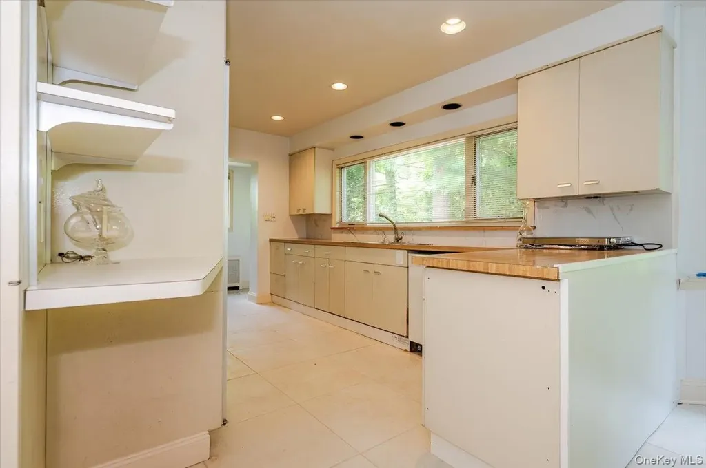 1 Parkside Drive Great Neck NY 11021