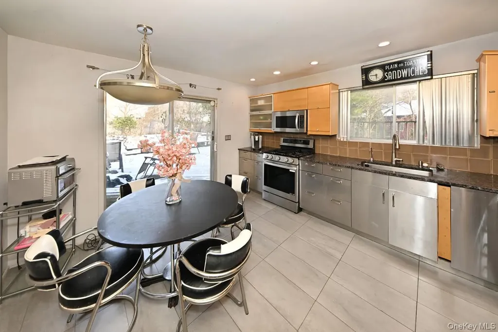11 Lomond Avenue Chestnut Ridge NY 10977