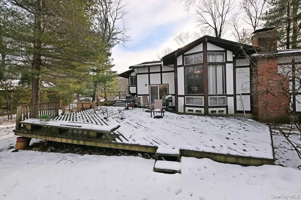 11 Lomond Avenue Chestnut Ridge NY 10977