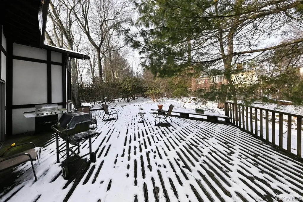 11 Lomond Avenue Chestnut Ridge NY 10977