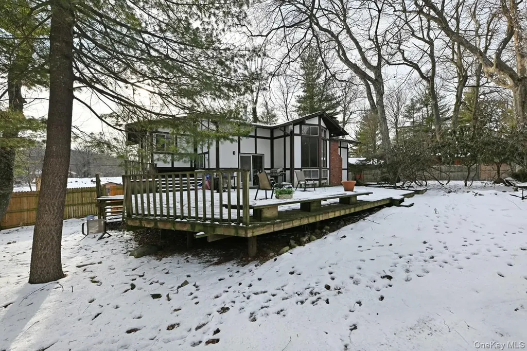 11 Lomond Avenue Chestnut Ridge NY 10977