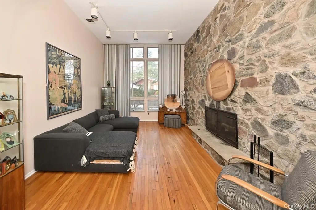11 Lomond Avenue Chestnut Ridge NY 10977