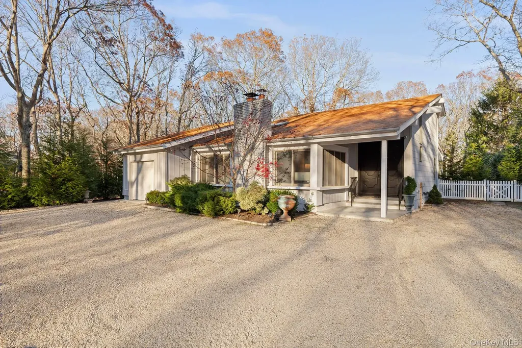 1824 Majors Path Southampton NY 11968