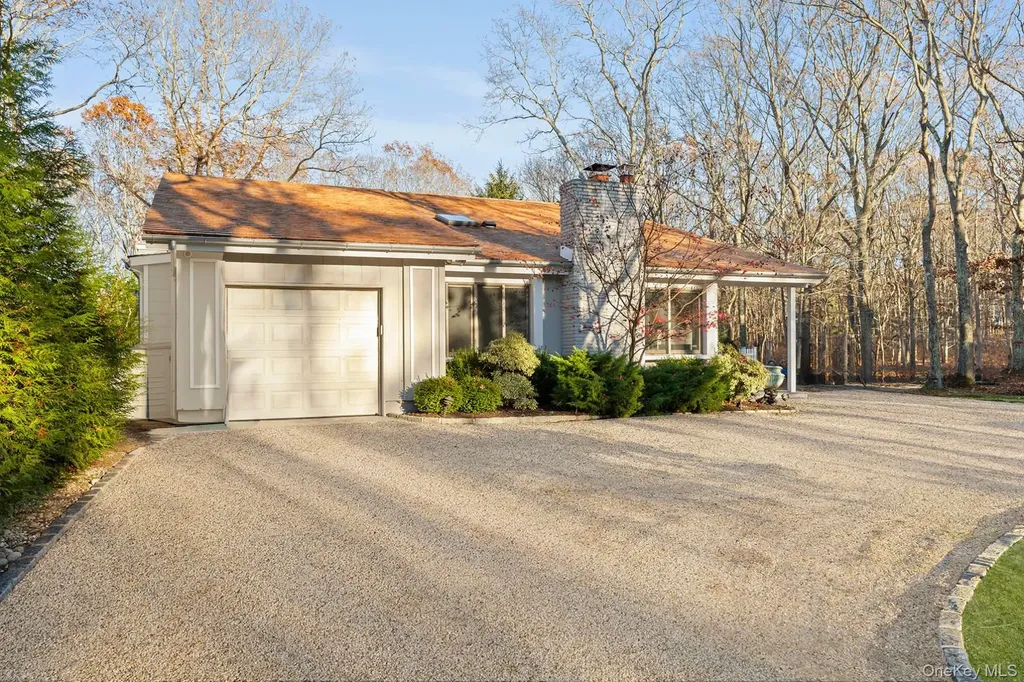 1824 Majors Path Southampton NY 11968