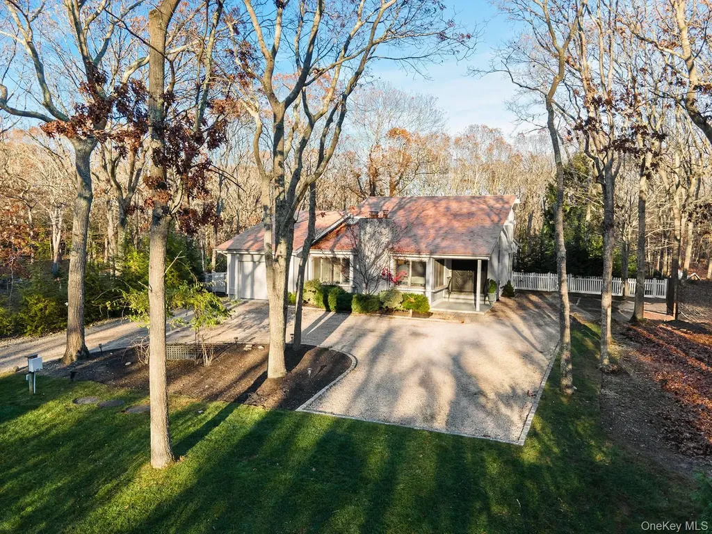 1824 Majors Path Southampton NY 11968