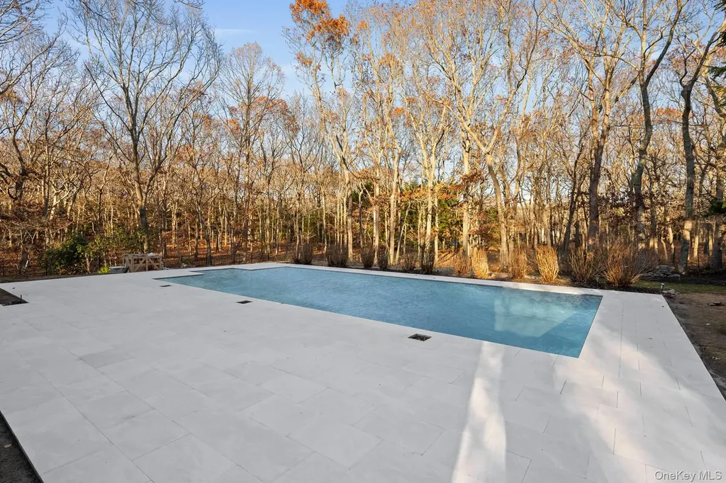 1824 Majors Path Southampton NY 11968