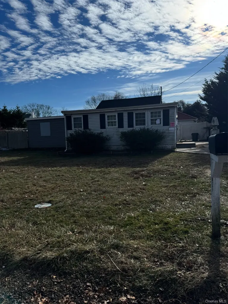 122 Manor Drive Brookhaven NY 11967