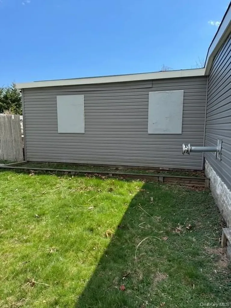122 Manor Drive Brookhaven NY 11967