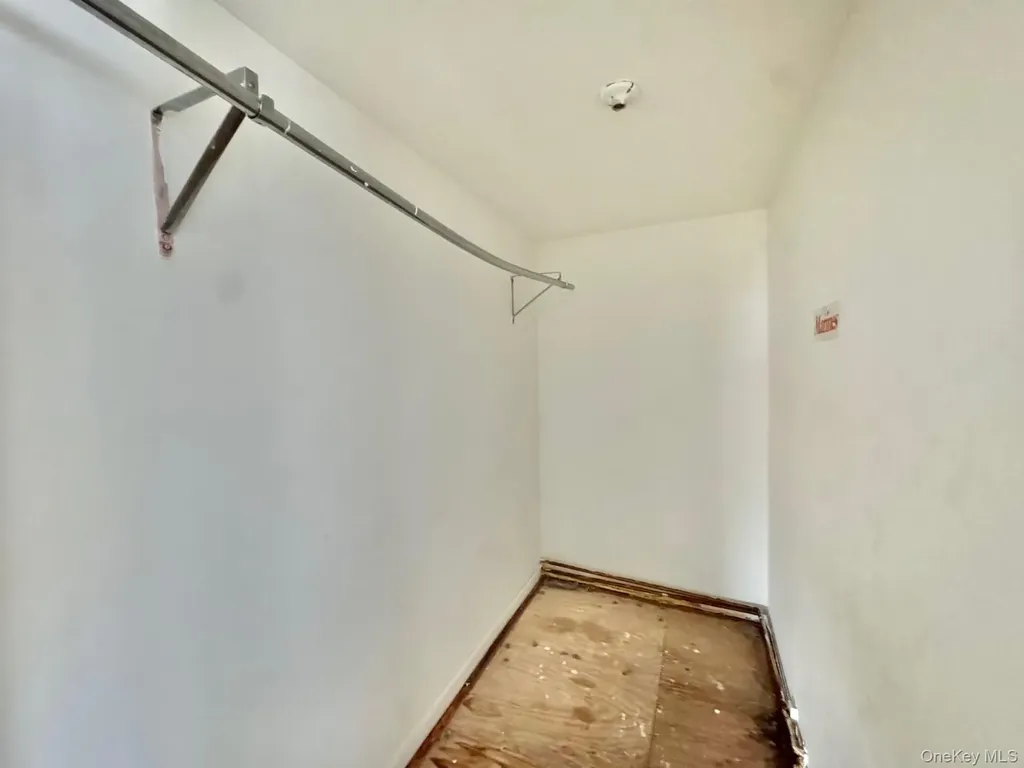 622 Broadway Amityville NY 11701