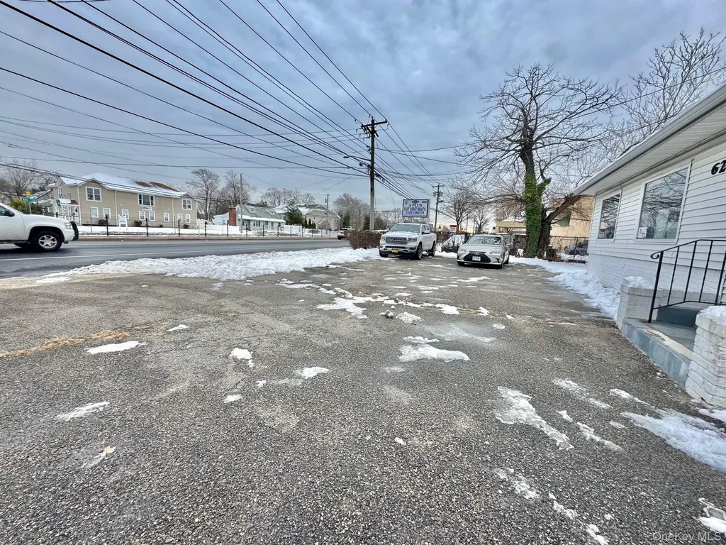 622 Broadway Amityville NY 11701
