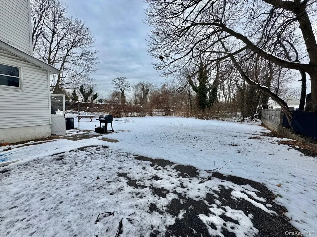 622 Broadway Amityville NY 11701