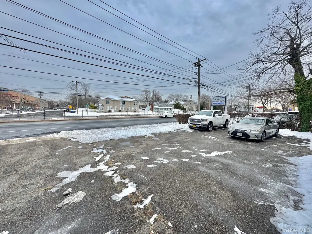 622 Broadway Amityville NY 11701