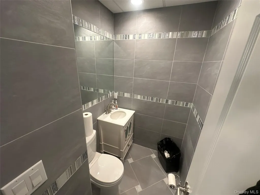 135 Rockaway Lawrence NY 11559