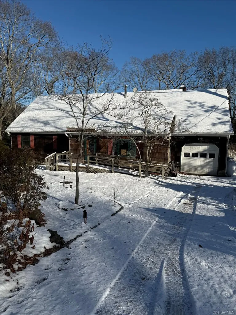 3 Fairview Road Hampton Bays NY 11946