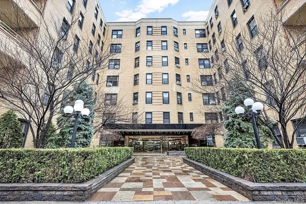 2 W End Avenue Brooklyn NY 11235
