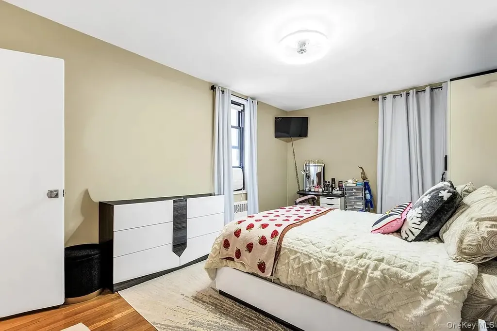 2 W End Avenue Brooklyn NY 11235
