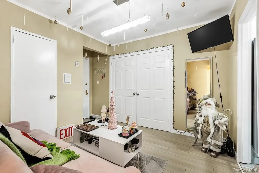 2 W End Avenue Brooklyn NY 11235