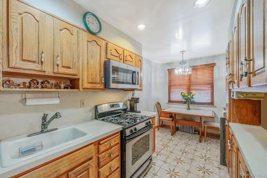 6051 71st Street Maspeth NY 11378