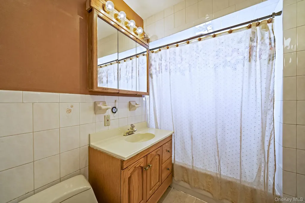 6051 71st Street Maspeth NY 11378