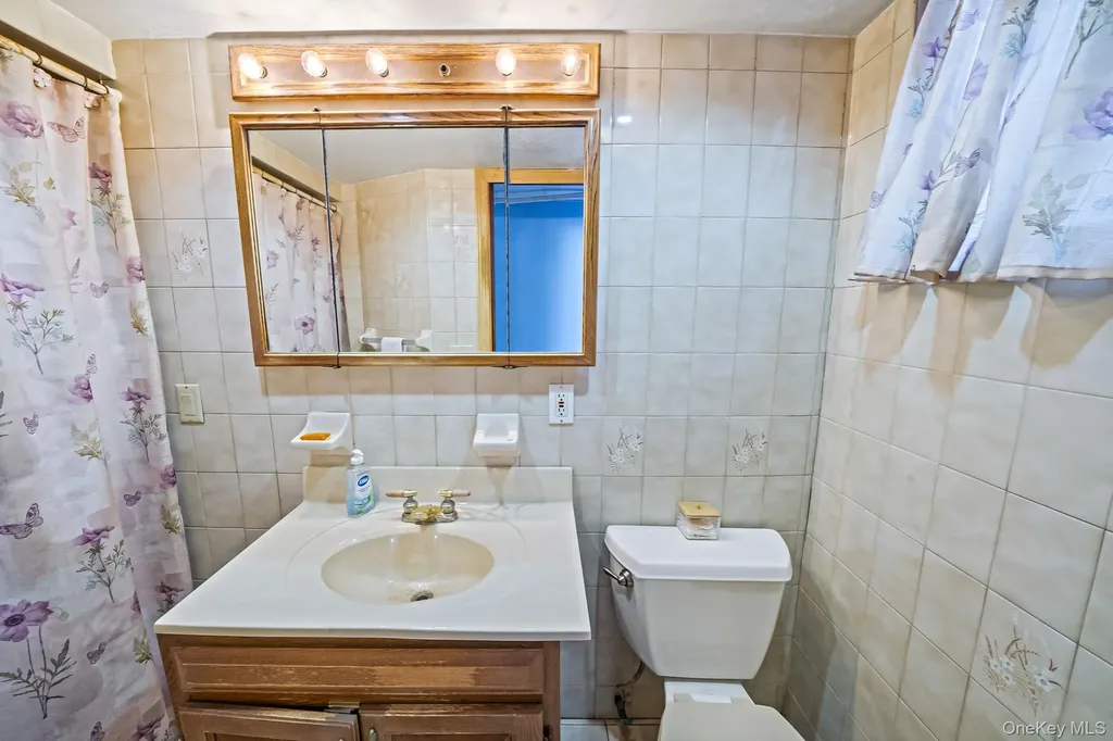 6051 71st Street Maspeth NY 11378