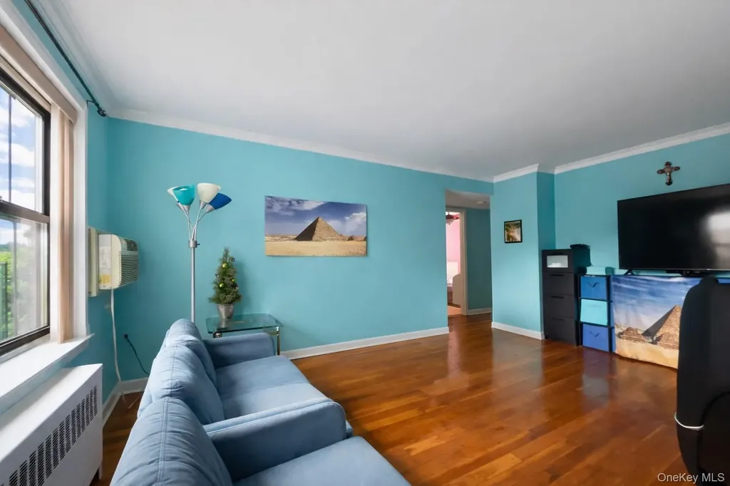 6 West Mill Drive Great Neck NY 11021