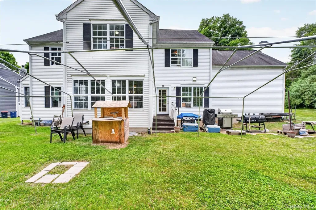 5 Red Tail Court Pawling NY 12564