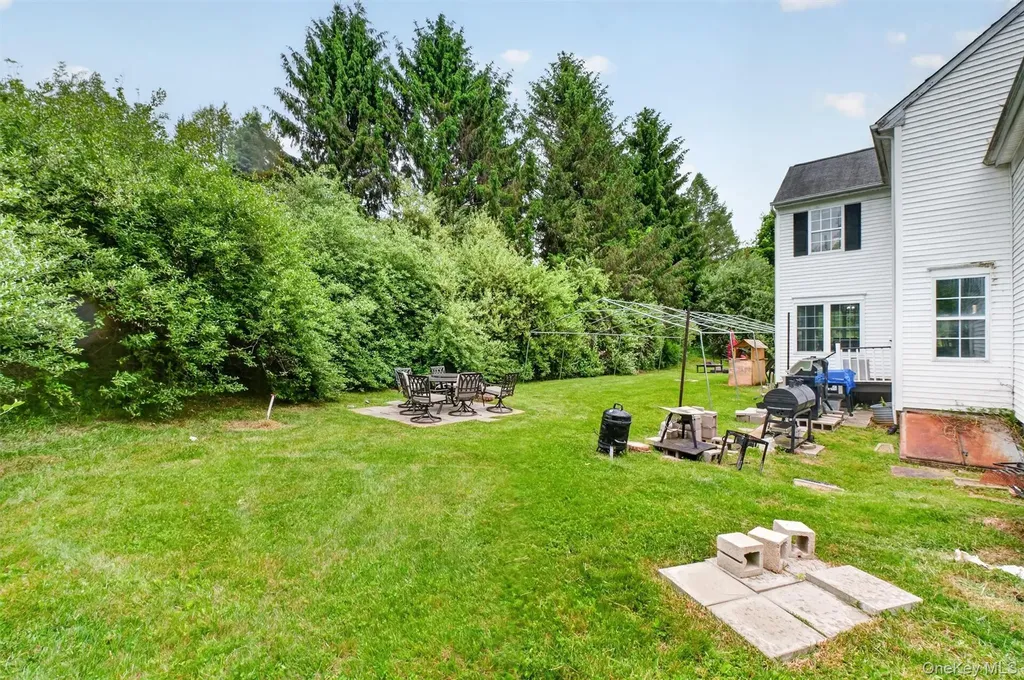 5 Red Tail Court Pawling NY 12564