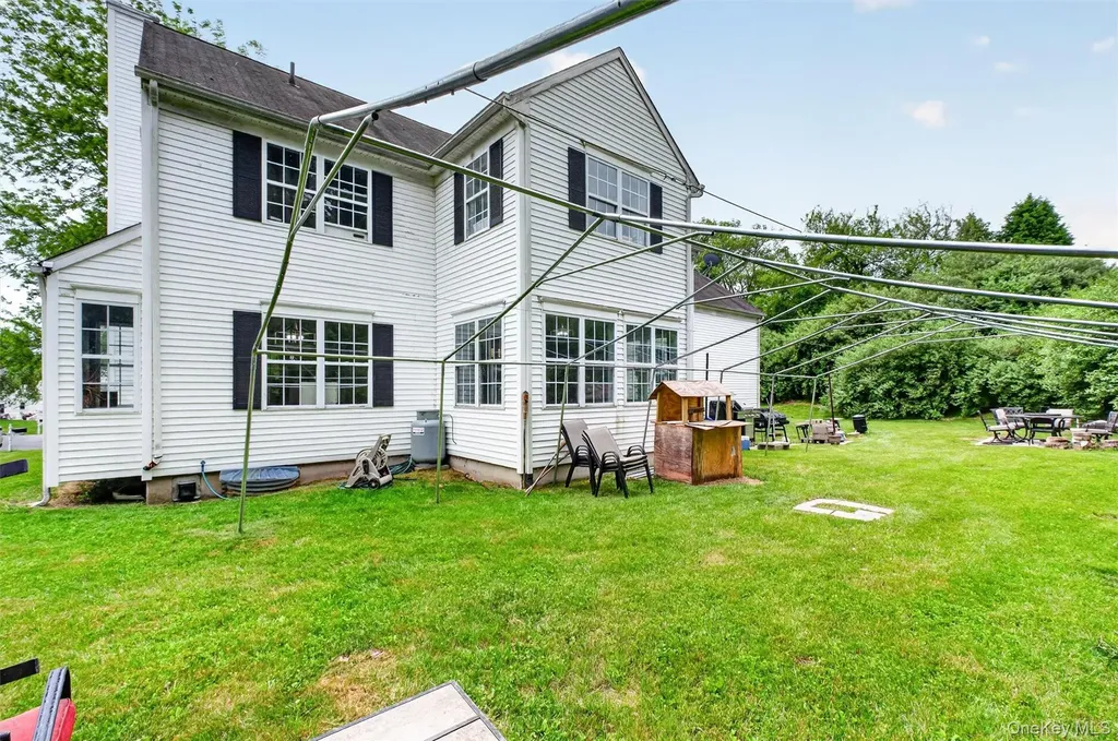 5 Red Tail Court Pawling NY 12564