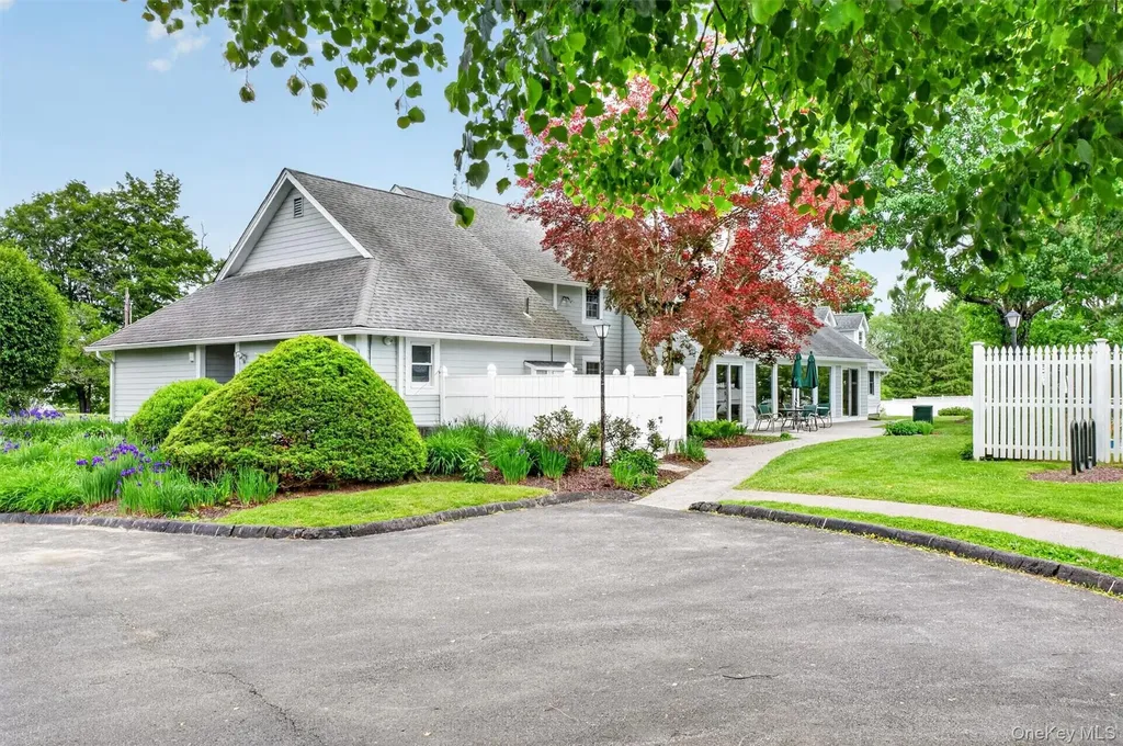 5 Red Tail Court Pawling NY 12564