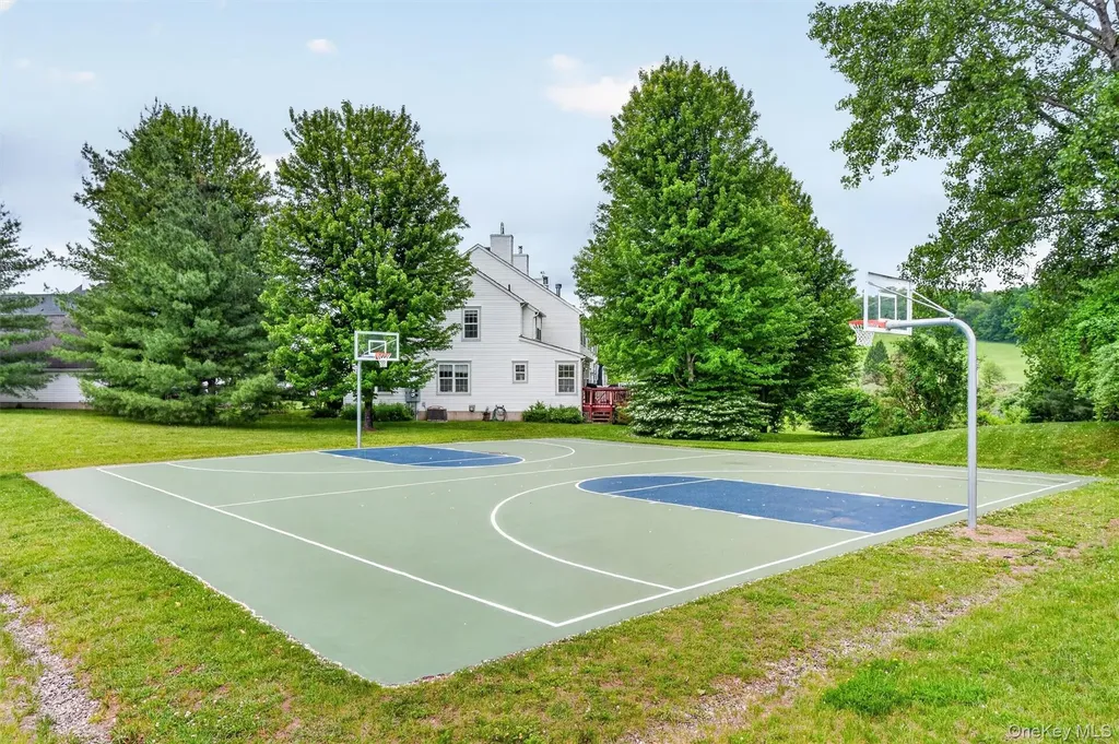 5 Red Tail Court Pawling NY 12564