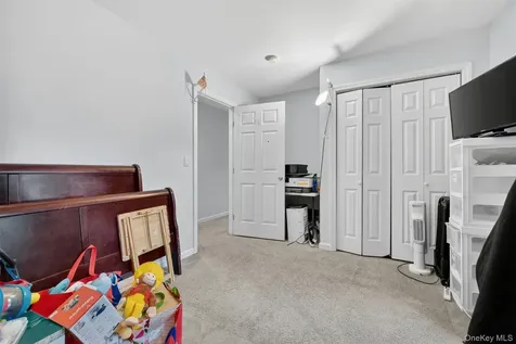 5 Red Tail Court Pawling NY 12564